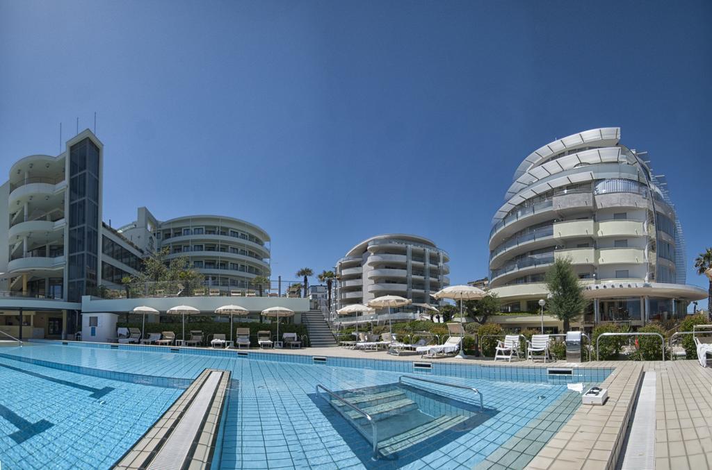 Hotel Le Palme - Premier Resort มิลาโน แมริตทิมา ภายนอก รูปภาพ